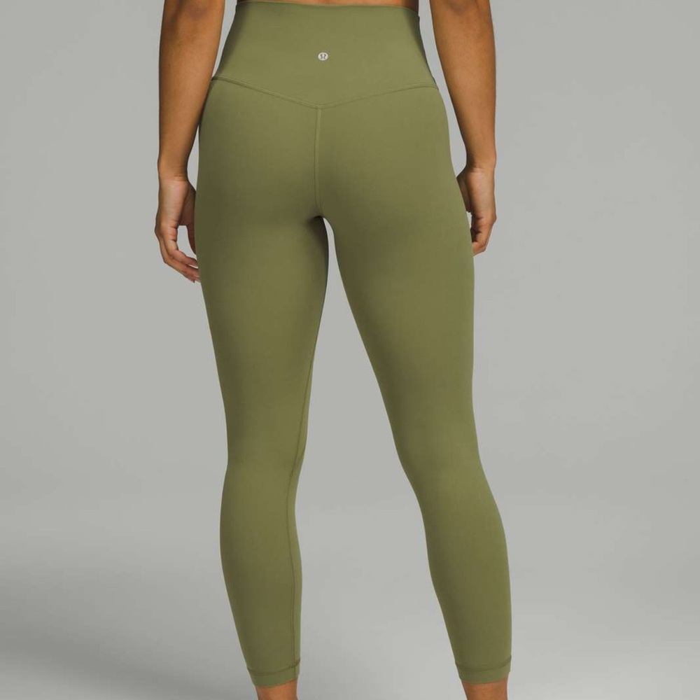 Lululemon Green High-Waisted Leggings Sleek Performance Fit